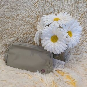 ❣️👜❣️Lululemon Athletica Everywhere Bag 1L ❣️👜❣️